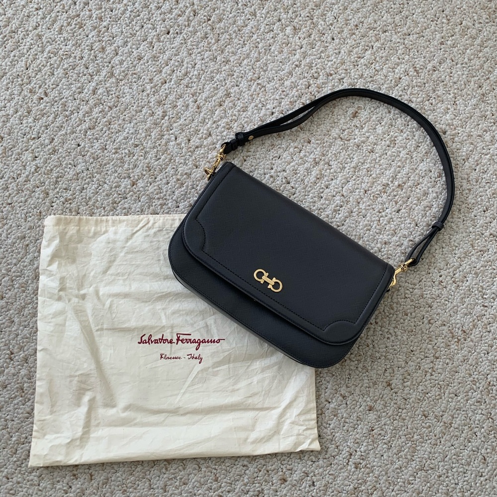 Salvatore Ferragamo shoulder/crossbody handbag.